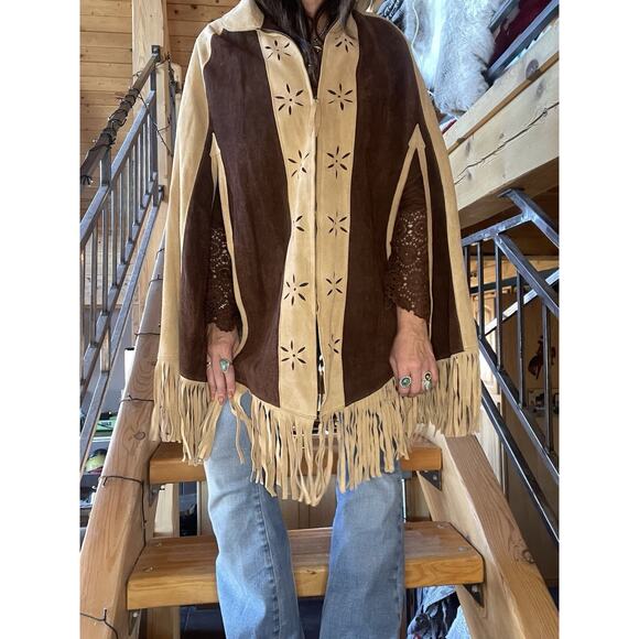 Vintage Western Suede Fringe Poncho Cape-Two Tone Leather, Cutout Flowers Boho - Picture 9 of 10